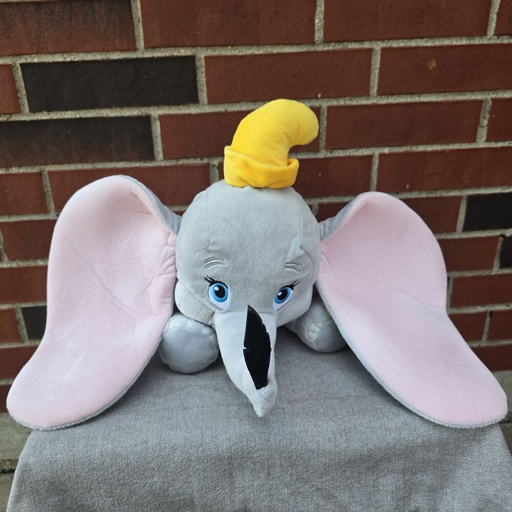 Disney Dumbo Authentic 16 inch Plush Toy Elephant Disneyland New with Tags